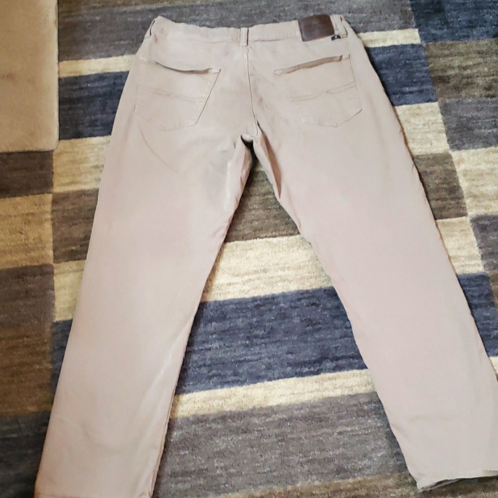 Lucky brand 38×32.      *14